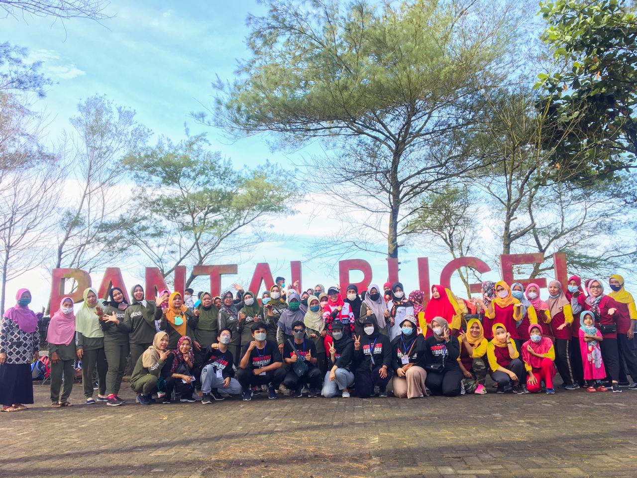 Kegiatan Senam Sehat Ibu-ibu PKK Sindon Bersama Mahasiswa KKN 069 UMY